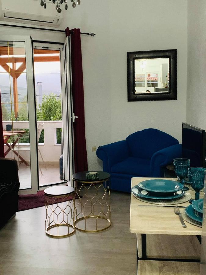 Almira Sea View Appartment إسترو المظهر الخارجي الصورة
